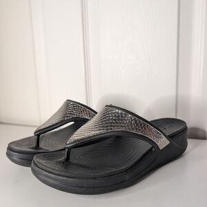 Crocs Womens Shoes Sandals Black Thong Monterey SIlver Size 7 Flip Flop